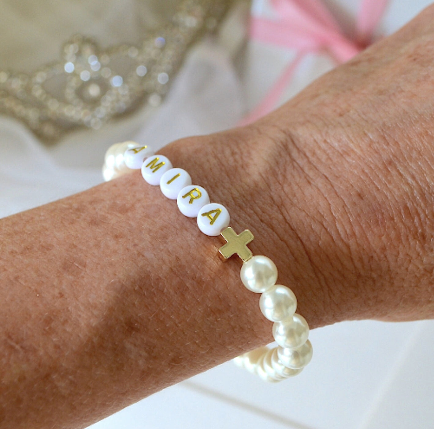 Very Cute Gold Cross Pearl Bracelet – Personalized Gift for Girls, Moms and Loved Ones