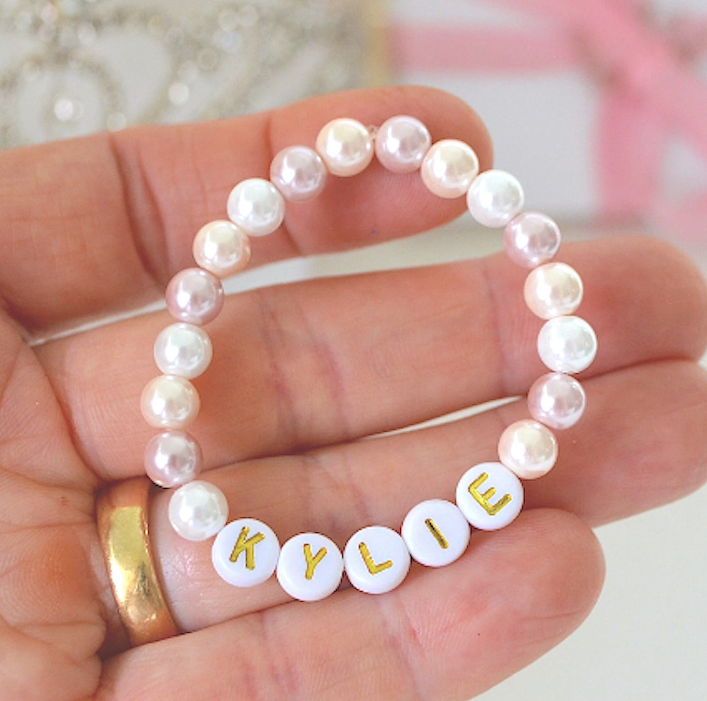 Unique & Beautiful 'Girls Love Pearls' Custom Name Bracelet